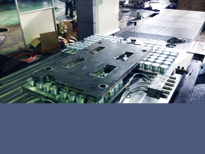 電磁吸盤在龍門5面加工機上的應(yīng)用